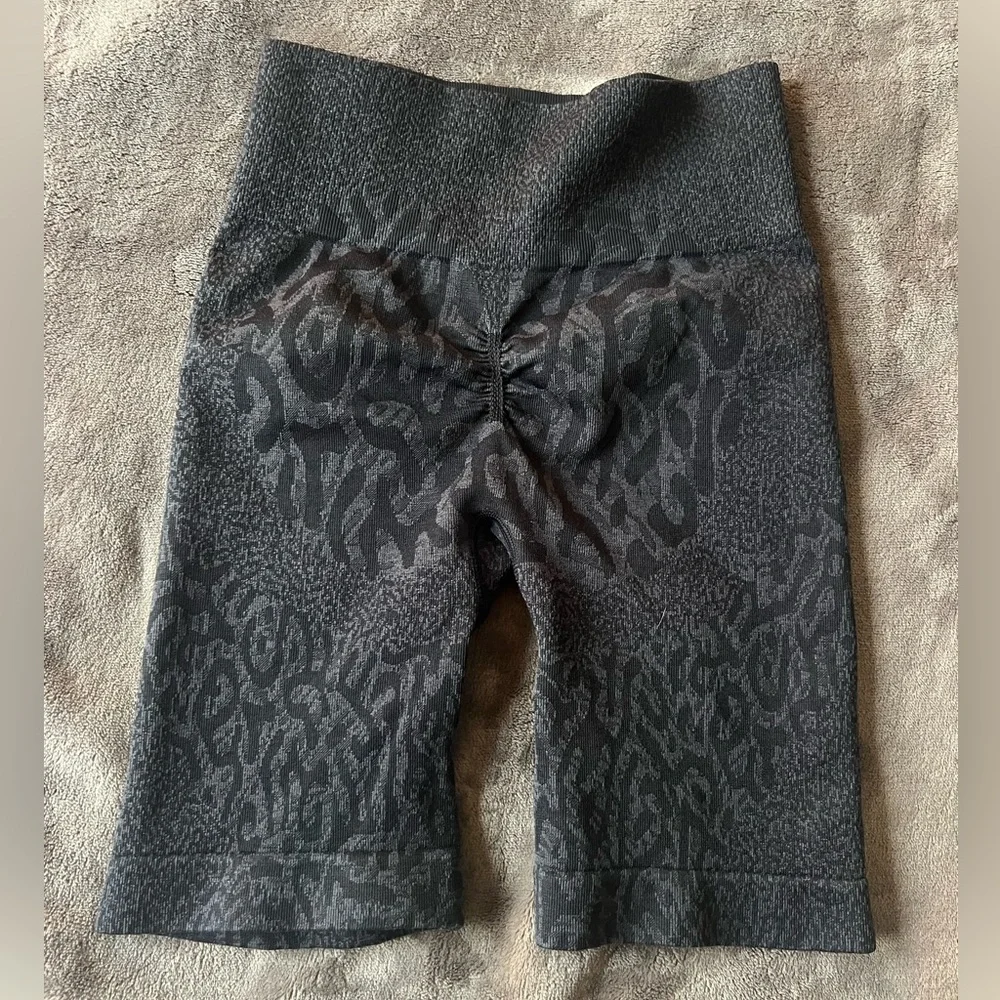 Gymshark Adapt Animal Seamless Cycling Shorts - Picture 4 of 5